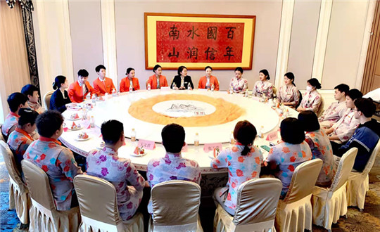 1.乐鱼电子,乐鱼电子(中国)南山温泉酒店召开实习生座谈会_副本.jpg