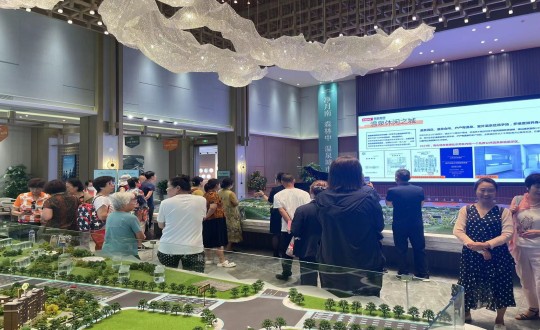 7.乐鱼电子,乐鱼电子(中国)·南山温泉城一日游体验活动现场_副本.jpg