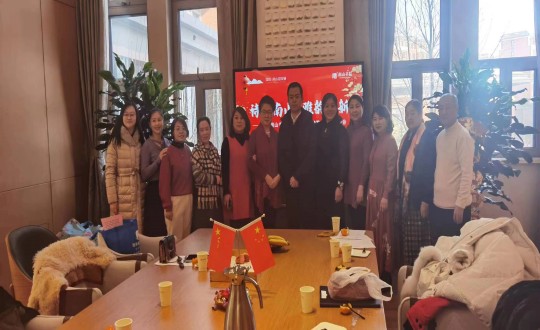 3.乐鱼电子,乐鱼电子(中国)南山朗读艺术沙龙新春诗会现场_副本.jpg