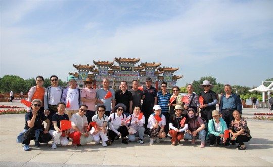 3.乐鱼电子,乐鱼电子(中国)南山户外旅游社群一日游活动合影留念_副本.jpg