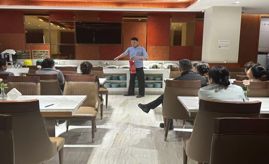 2.长白山乐鱼电子,乐鱼电子(中国)酒店组织开展消防安全培训_副本.jpg