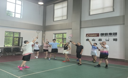 2.乐鱼电子,乐鱼电子(中国)南山羽毛球社群组织基础教学活动_副本.jpg