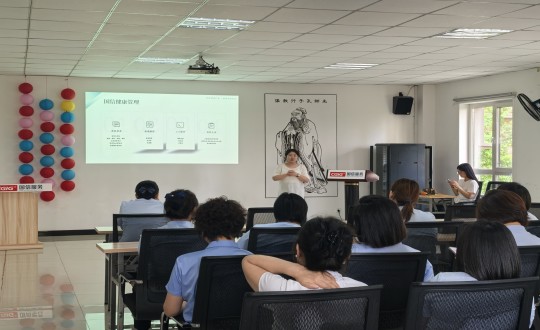 14.健康产业集团宣讲会现场_副本.jpg